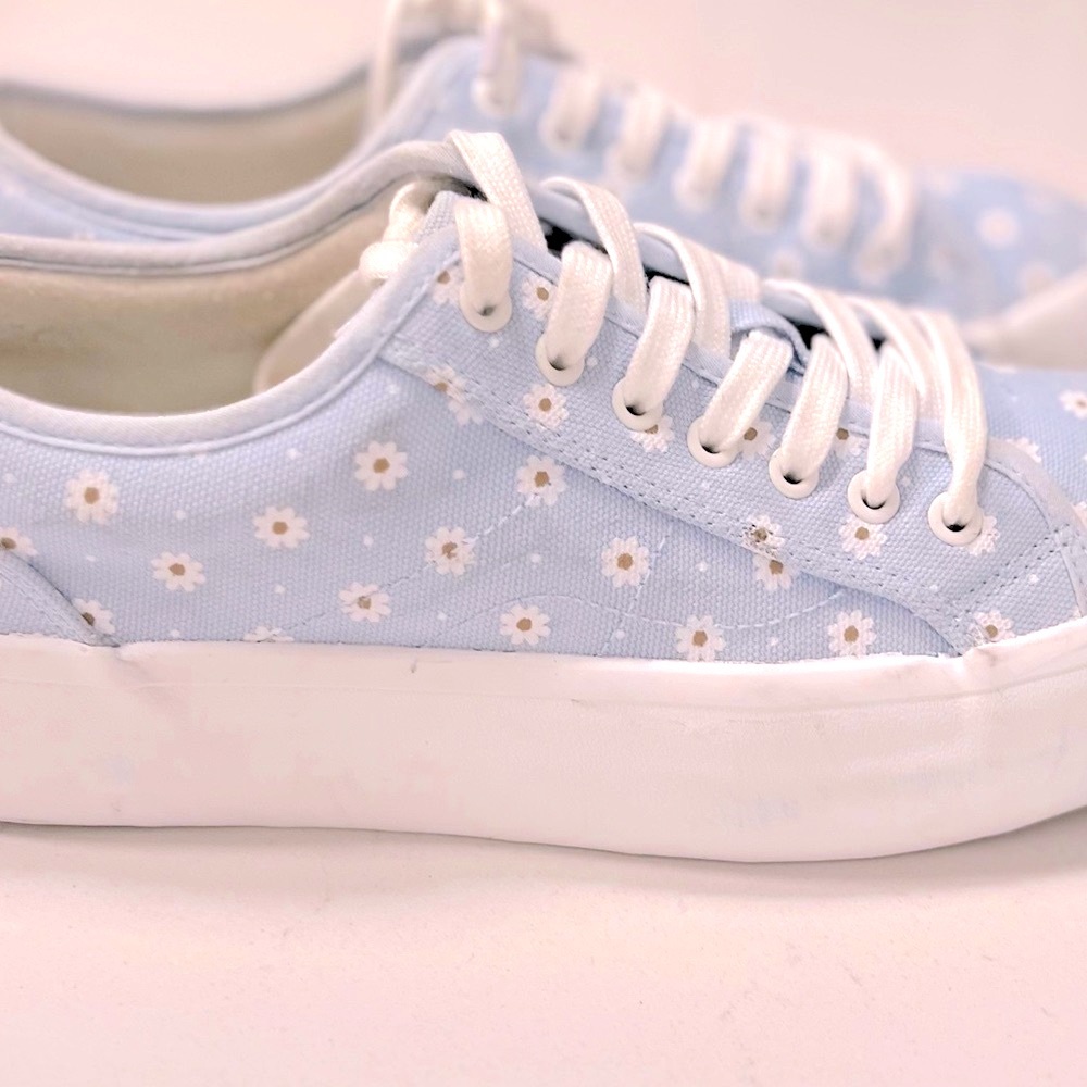 Spring Daisy Flower Tennis shoes! 🌼🌼🌼